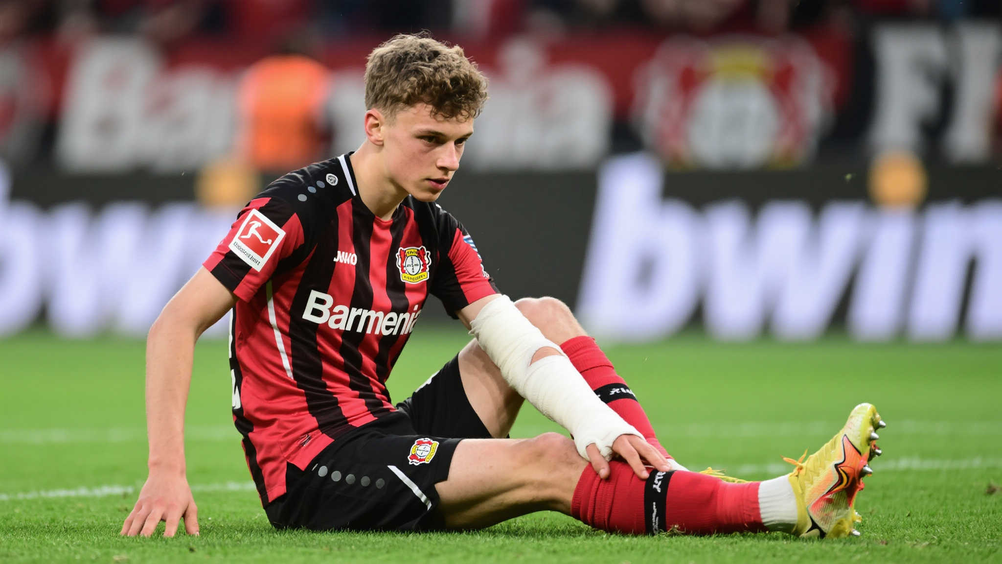 维尔茨深情告别药厂:伤痛中感恩俱乐部的陪伴与支持 在体育竞技的世界中,受伤是一名运动员最不愿面对却无